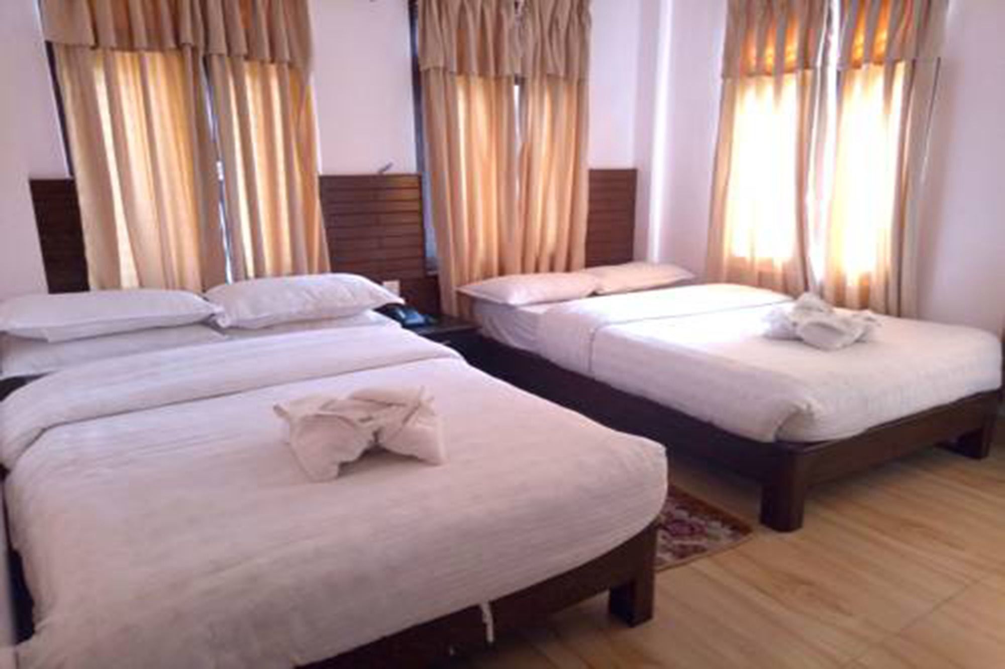 Hotel Alpine Villa Pokhara Kültér fotó